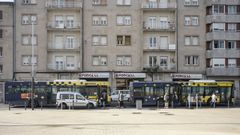 Parada de buses frente a la estaci�n intermodal.