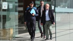 El jefe de la polic�a local de Vigo sale de los juzgados tras prestar declaraci�n por el caso del Saltamontes