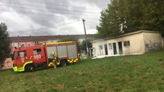 Intervenci�n de los Bomberos de Ferrol en los vestuarios del campo de San Pablo-Catabois. 