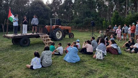 <span lang= gl >Actividade de regueifa celebrada o pasado ver�n no Teatro das Cortes, no Vicedo</span>