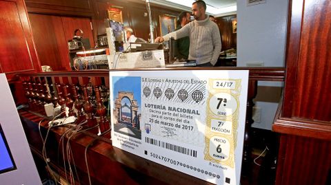 Sorteo de la Lotera Nacional en la Escuela Naval de Marn