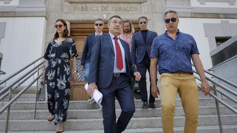 Agentes del grupo de Delitos contra las Personas de la Polica Judicial de la Guardia Civil que participaron en la investigacin del crimen de Cabanas, este mircoles en la Audiencia Provincial de A Corua