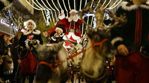 Desfile de de Pap� Noel por el centro de Ourense