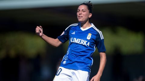 Ana Buceta celebra su gol ante la Real Sociedad B