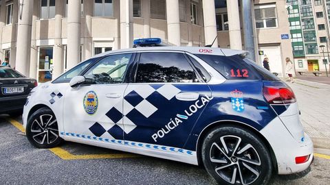 Imagen de archivo de un coche patrulla de la Policía Local de Pontevedra