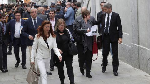 Miembros de la Mesa del Parlament catal�n llegando al Tribunal Supremo