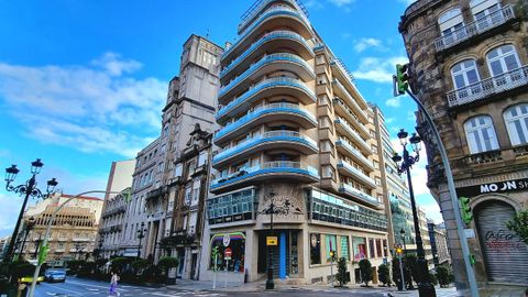 Edificio Aurora Polar, en Urzaiz con la Repblica Argentina