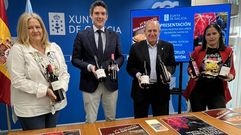 El delegado territorial, con el alcalde y dos integrantes de la organizaci�n