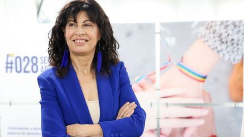 La ministra de Igualdad, Ana Redondo, este mi�rcoles en la sede del servicio 028
