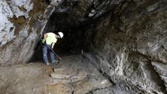 Catas arqueol�gicas en la Cova de San Xo�n Vello, en Viveiro