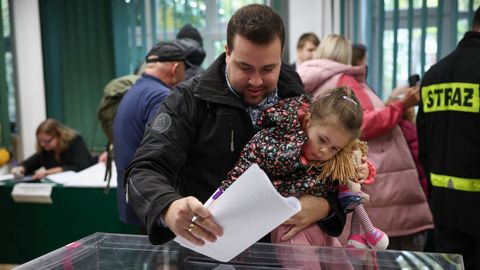 Polonia celebra este domingo unas legislativas clave para definir su relaci�n con Ucrania y la UE