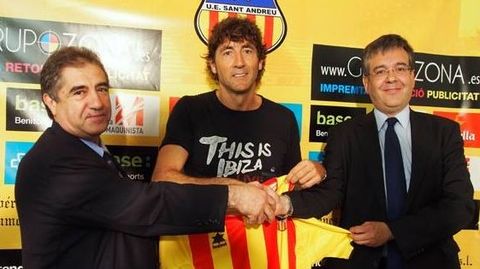 Patxi Salinas, el da de su presentacin con el histrico conjunto cataln.