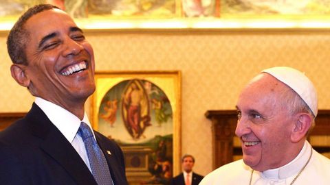 Su naturalidad se palpa en esta instant�nea con el presidente de Estados Unidos, a quien recibi� en audiencia el 27 de marzo del 2014. El papa Francisco Obama se reunieron durante 50 minutos, rompiendo el protocolo de la media hora que suelen durar las conversaciones del pont�fice con los jefes de Estado y Gobierno.