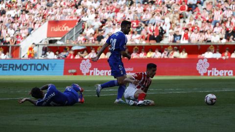 Derbi asturiano entre el Real Sporting de Gijon y el Real Oviedo en El Molin�n