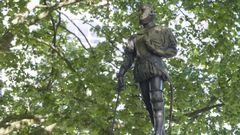 Estatua de Pedro Men�ndez, que se encuentra en una de las entradas del Parque El Muelle de Avil�s