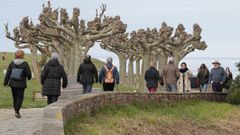 Gente en el paseo mar�timo de Foz