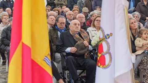 Fernando Vila Bri�n, en el centro de la imagen, durante el acto de homenaje que le tributaron en Dodro en abril del 2019