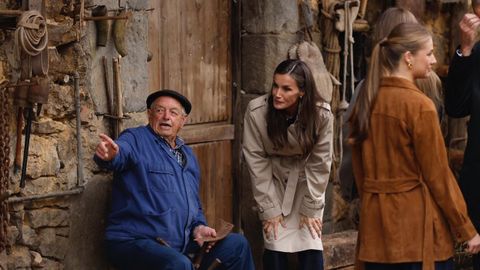 Los Reyes, la princesa Leonor y la Infanta Sof�a durante el acto de entrega del premio al ?Pueblo Ejemplar de Asturias 2025, a 25 de octubre de 2025, en Valdesoto, Sieto, Asturias (Espa�a). El Premio al Pueblo Ejemplar de Asturias 2025 ha sido concedido a la parroquia de Valdesoto, que pertenece al concejo asturiano de Siero