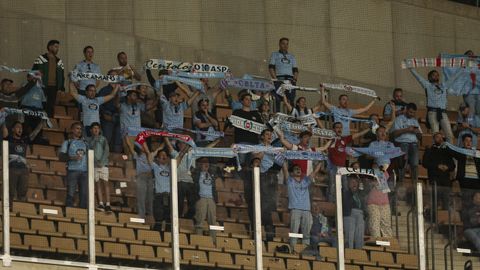 Aficionados del Celta, en La Cartuja para presenciar el duelo frente al Betis.