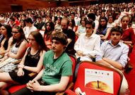 Estudiantes con un 9 o m�s de nota, ayer en el Auditorio.