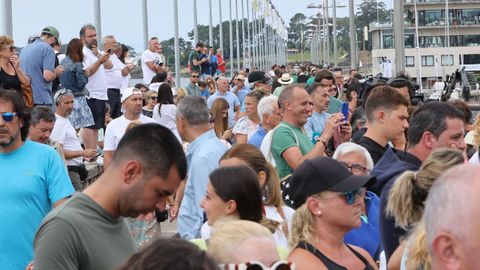 Expectacin en el puerto deportivo de Sanxenxo