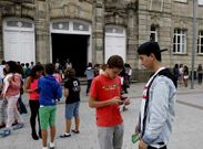 El IES Valle-Incl�n fue uno de los centros que ayer acogi� la vuelta a las aulas de miles de j�venes. 