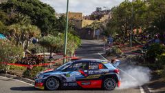 Imagen del Hyundai del piloto asturiano Jos� Antonio Su�rez 'Cohete'