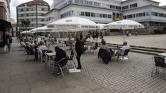 Terrazas llenas ayer en los bares, ya sin l�mites de convivencia.