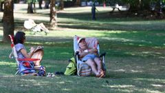 Las sombras el Parque do Mi�o son una de las zonas preferidas para hacer frente al calor