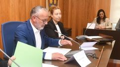 La interventora, Luc�a Mata, en�el centro de la imagen, denunci� al Garc�a Pati�o ante la Fiscal�a por prevaricaci�n administrativa.