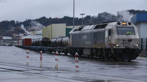 El tren de Mar�n a Algeciras, esta ma�ana en el puerto marinense.