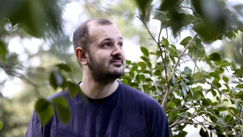 Pablo Cass, monitor que imparte un taller sobre masculinidad en Oleiros.