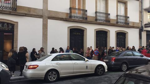 BLACK FRIDAY EN A CORU�A. COLAS EN LA TIENDA ZARA DE CALLE COMPOSTELA ANTES DE QUE ABRIERA LAS PUERTAS 