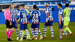 Jugadores del Alav�s, durante el partido ante el Atletico