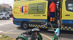 El ciclista fue atendido inicialmente en una ambulancia medicalizada en el lugar del accidente