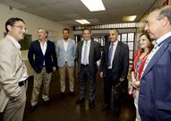 Bartolom� y Barreiro junto a cargos del PP, ayer en Alcoa.