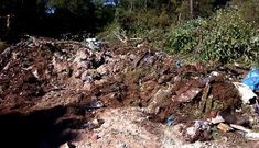 El Concello de Rodeiro contin�a con la limpieza de los puntos de vertido como este en Paredes de �lceme.