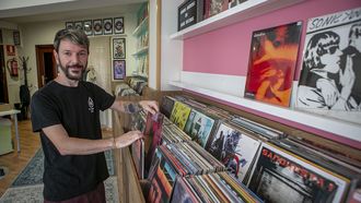 Manuel Parada cre� Radix Records, un sello independiente que apuesta por la m�sica alternativa desde Ribeira