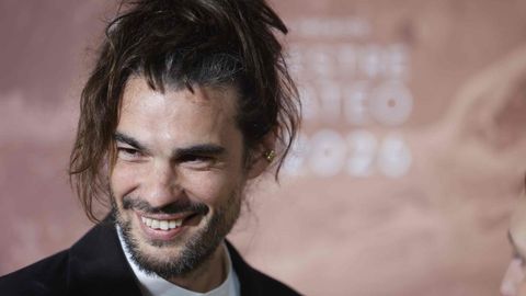 �liver Laxe, na s�a chegada � alfombra dourada