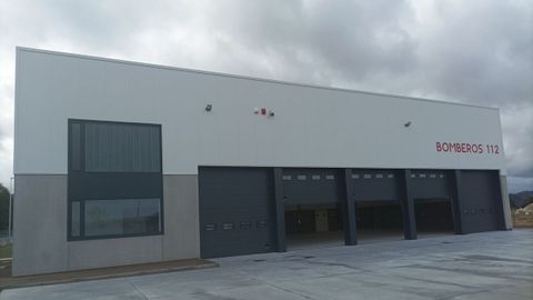 Nuevo parque de bomberos de Arteixo en el pol�gono de Mor�s.