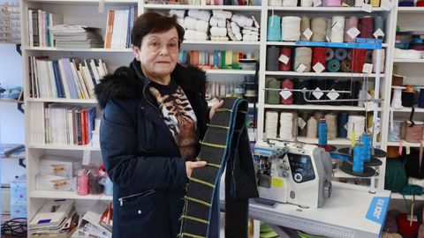 candida.Cndida Castro naci en 1961 en A Laracha y lleva toda la vida dedicada al sector textil