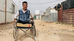 Sami, de 14 a�os, sali� a jugar y perdi� las piernas. �Vi las manos de mi primo volando frente a m��