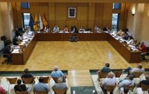 El bandazo del PSOE ha permitido al PP instrumentalizar perfectamente lo ocurrido en el pleno. 