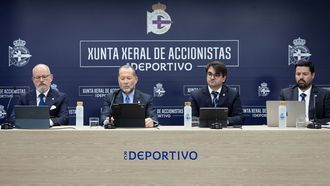De izquierda a derecha, Eduardo Cortizo (secretario del Consejo), Juan Carlos Escotet (presidente), Messimo Benassi (consejero delegado) y Paulo Dinis (responsable de Planificaci&oacute;n, Administraci&oacute;n y Finanzas), durante la junta del pasado mes de junio