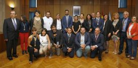 Salvo los liberados, los ediles cobran por asistir a plenos, comisiones y juntas de gobierno; a cada grupo pol�tico se le asigna, adem�s, una cantidad variable en funci�n de su n�mero de concejales. 