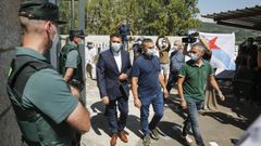 Avelino Pazos, izquierda, antes de la moci�n de censura