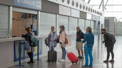 Adem�s de los elevados costes producto de la inflaci�n y las constantes huelgas de los tripulantes de cabina de pasajeros (TCP) de Ryanair, est�n previstos tambi�n paros en el colectivo de pilotos de easyJet y entre los TCP de Iberia Express