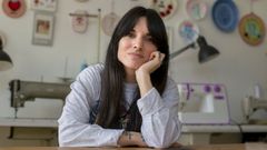 Aparte de los libros, L�a Mosquetera dirige un club de bordado en A Coru�a. Surgi� inspirado en asociaciones similares de Argentina y M�xico que se re�nen semanalmente.