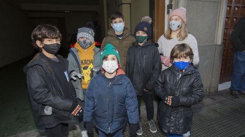 Ilusionante espera y recorrido de los Reyes por Carballo