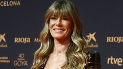 Bego�a G�mez posa a su llegada a la ceremonia de entrega de la 40.� edici�n de los Premios Goya el pasado febrero en Barcelona